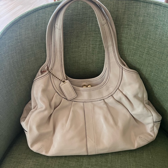 Coach off white leather purse - Picture 3 of 11